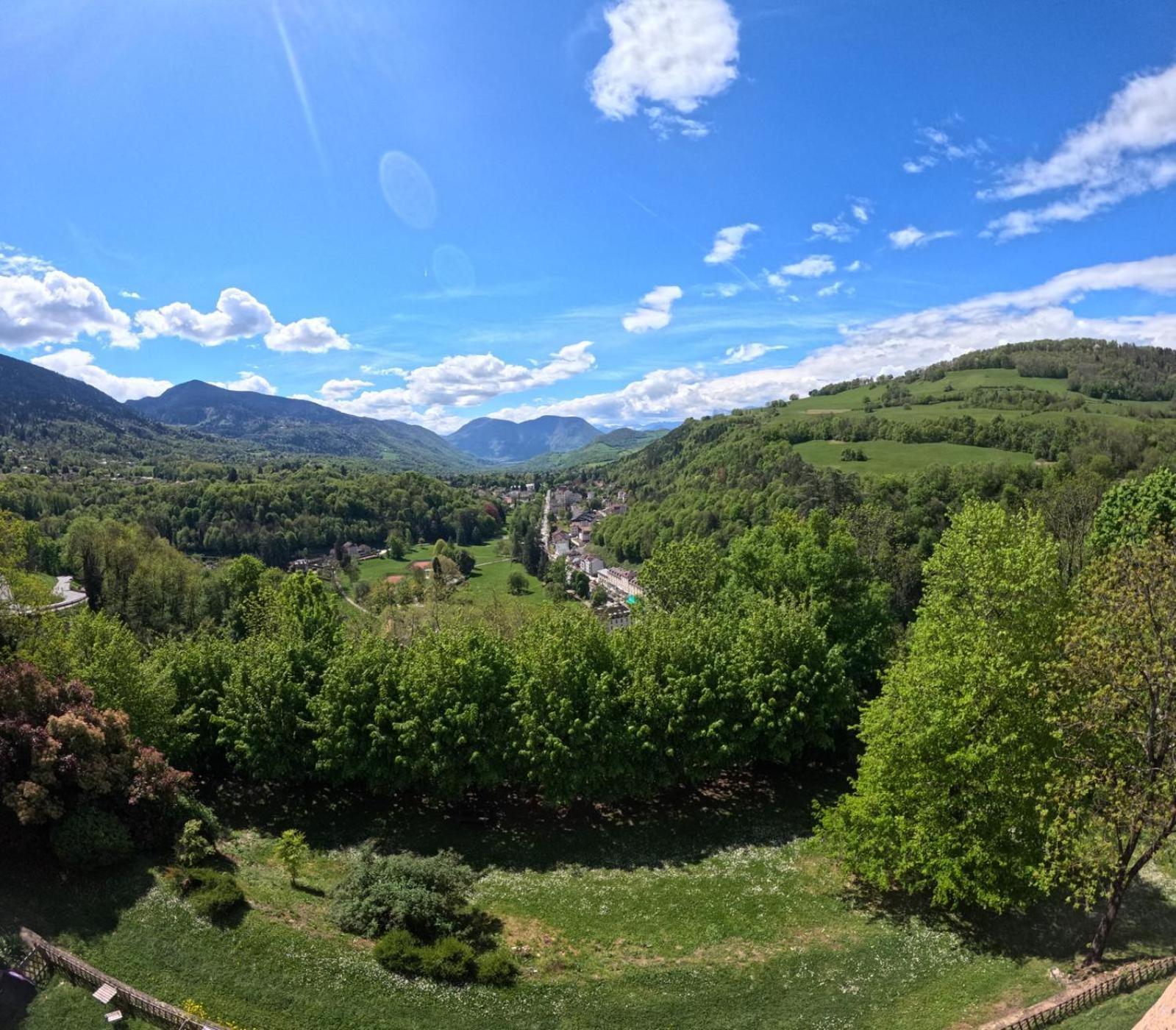 Le Belvedere De La Grand Croix Dans Le Chateau D'Uriage Saint-Martin-dʼUriage Екстериор снимка
